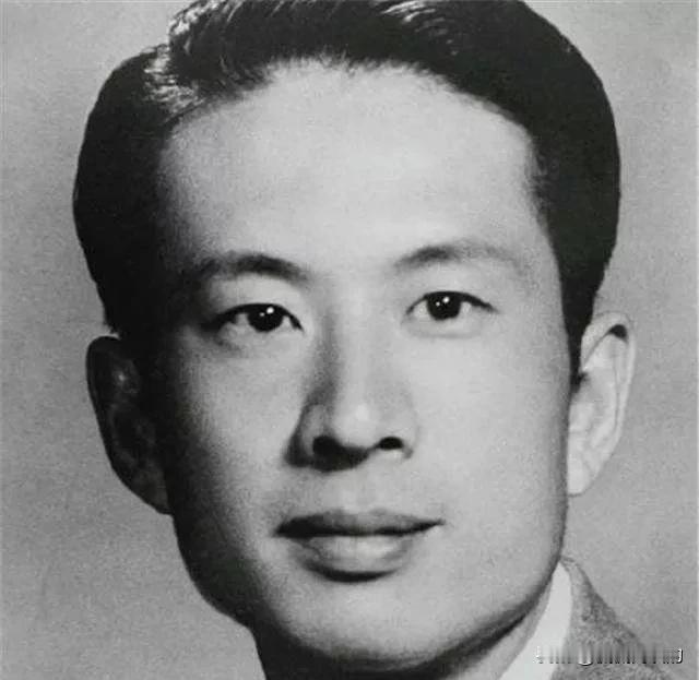 上世纪九十年代，冯琳在一篇回忆性文章中讲到：哥哥冯喆是在被解放前三天突然死亡的，