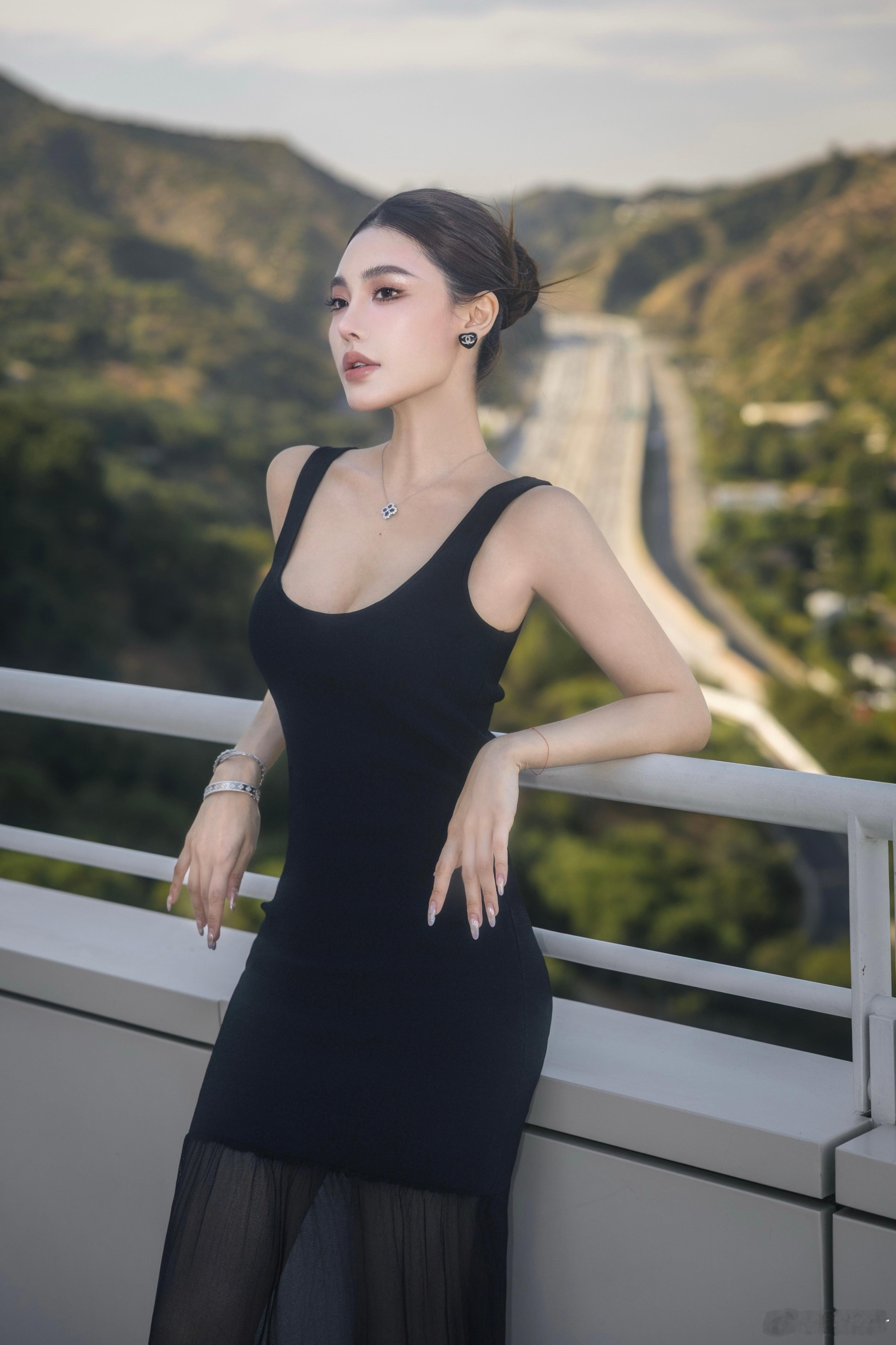 南方的梅雨季节 回国就开始想念加州的阳光了 虽然被晒黑了2个度  ​​​
