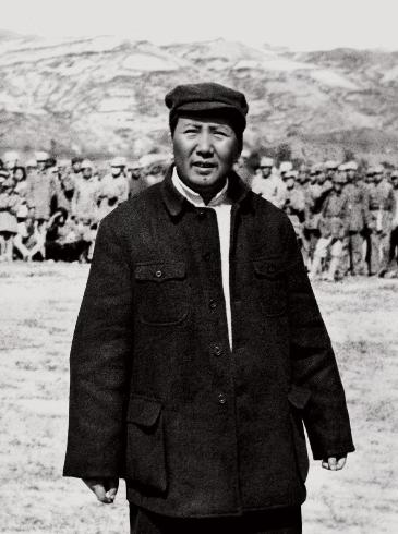 1959年，毛主席听闻堂弟被划为“富农”，当他回到韶山老家时，当地干部还不想让堂