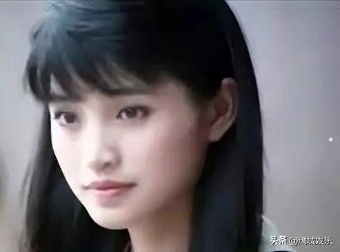 当全网还在催婚催育时，59岁的方季惟却给出了另一种人生范本——她从未谈过恋爱，却