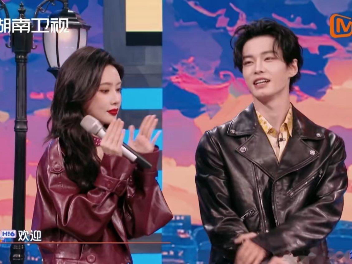 何与hi6首秀是快乐小狗你好星期六 何与首秀hi6超吸睛！自我介绍环节元气满满，