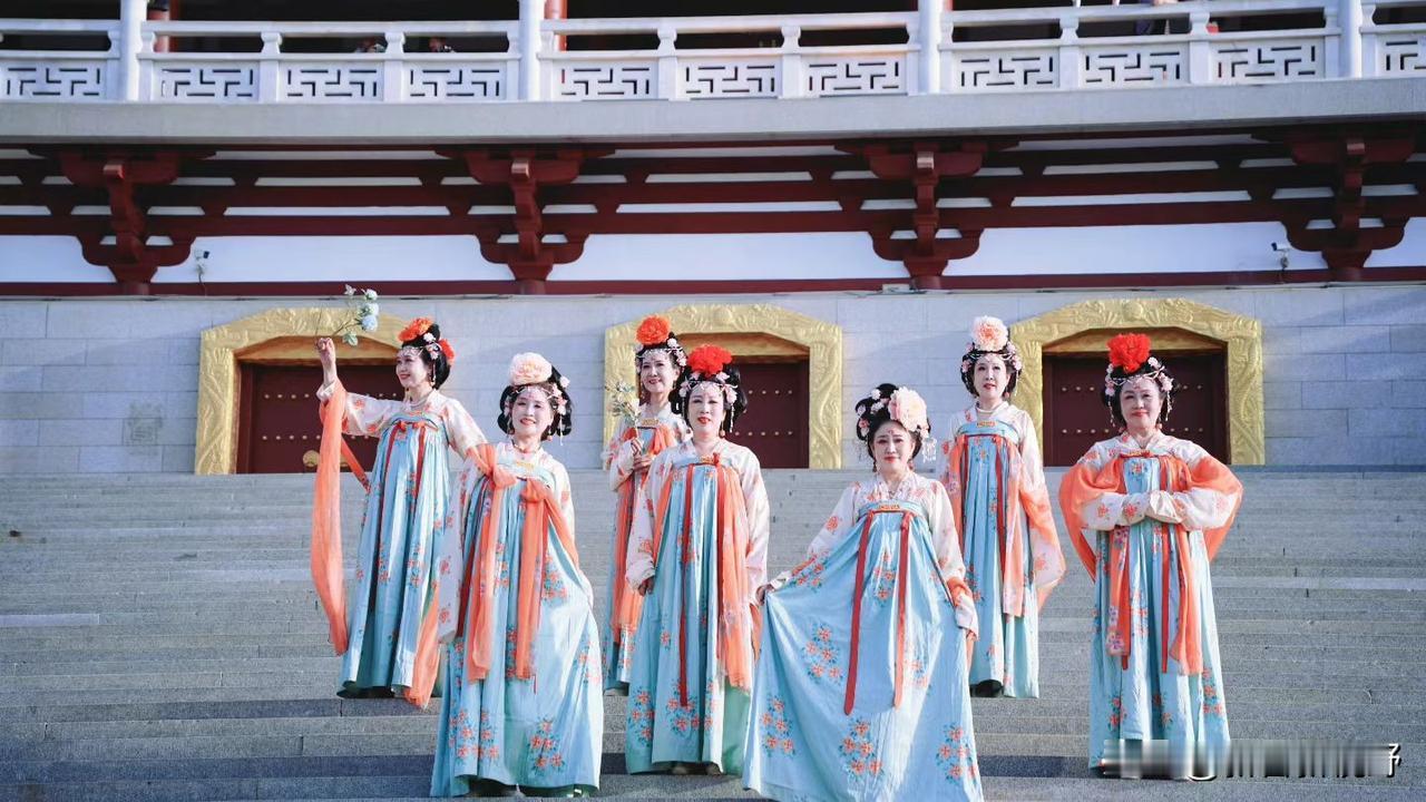 穿越时空的古典之美，惊艳了时光🌸👗汉服少女打卡 旅行打卡古建景点 古典汉服美