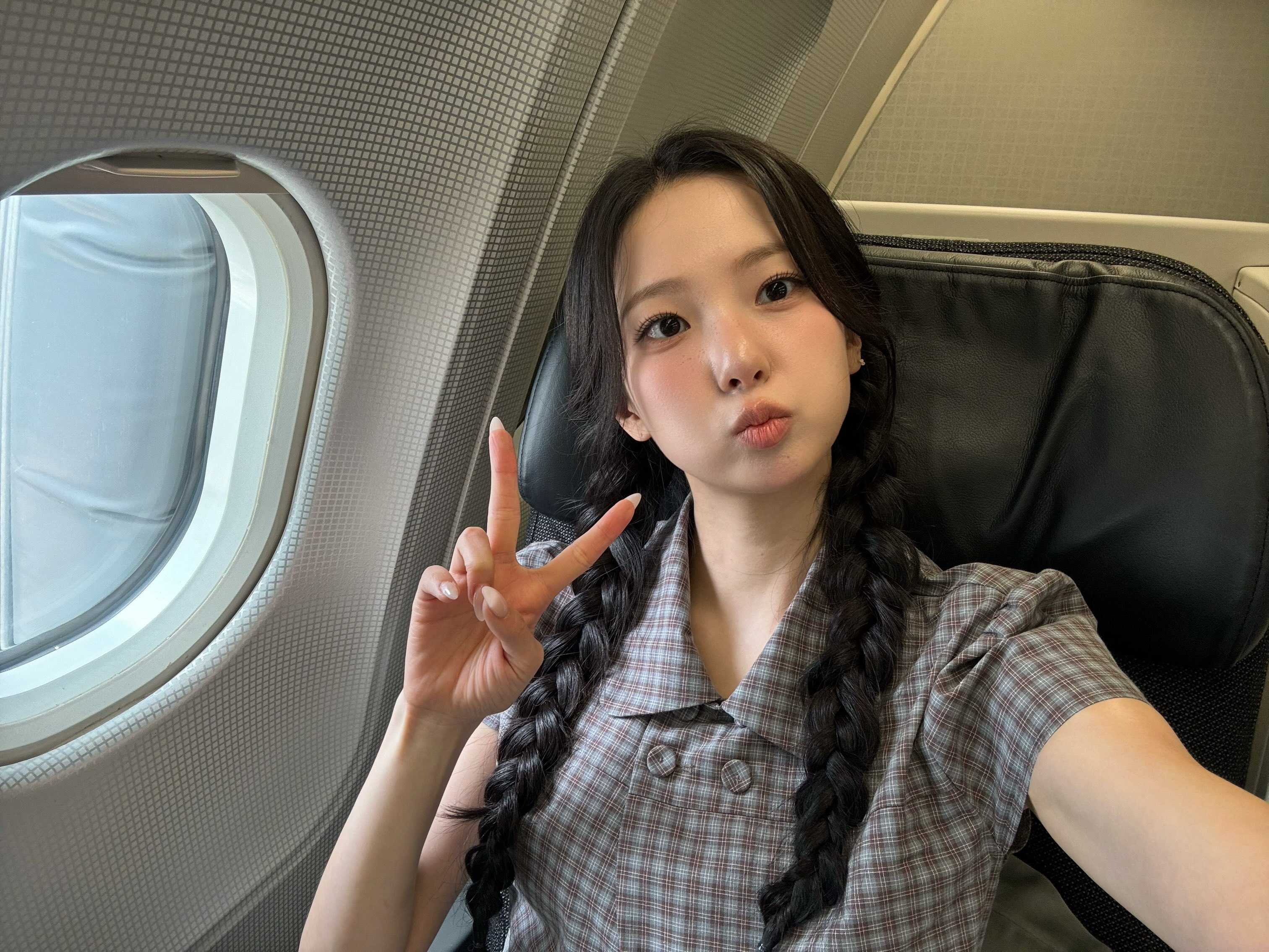 去台湾好期待✈️😆🥰😎💛(P1)拍了好多照片～(P2)也拍了自拍💕(P