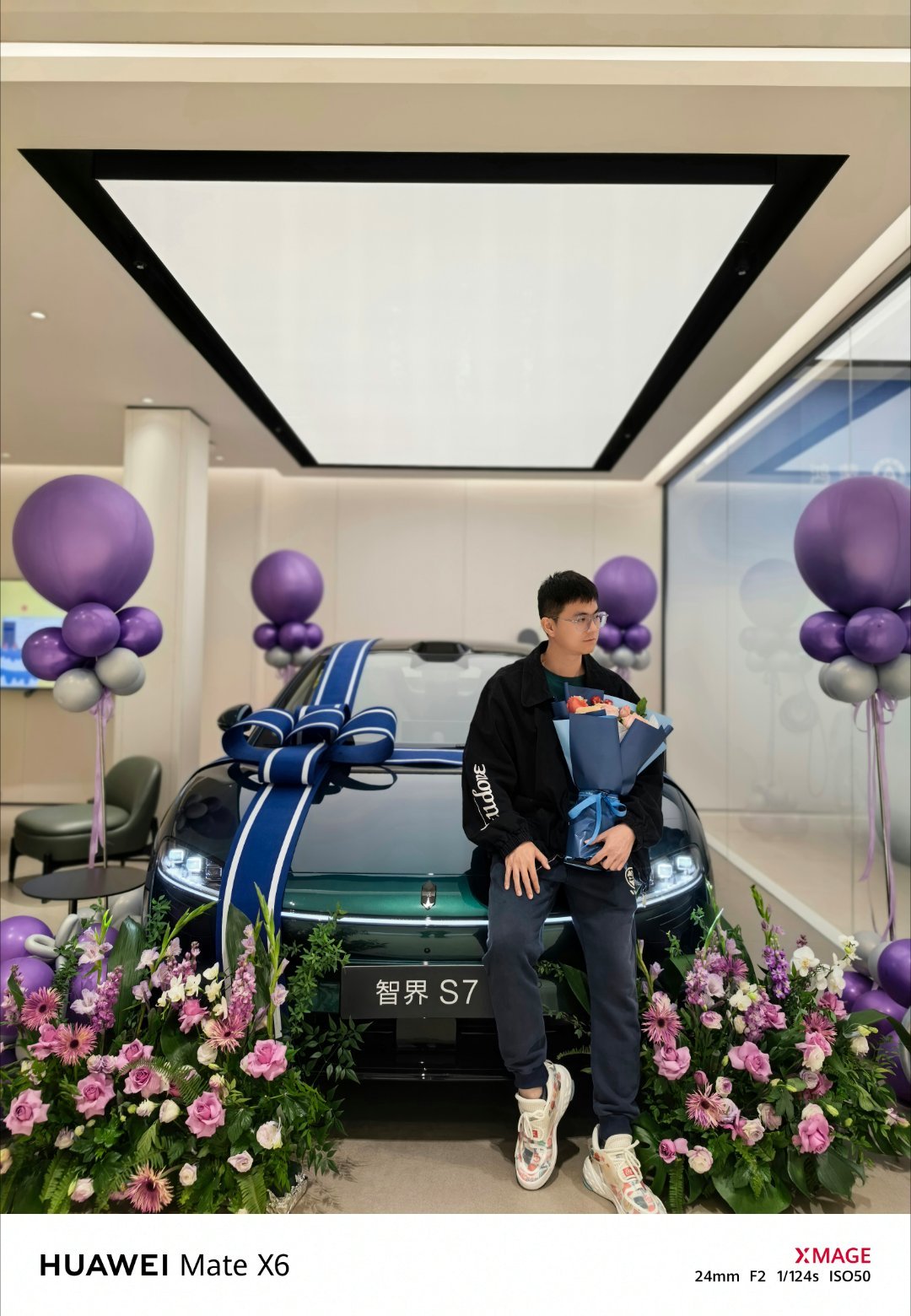 终于把智界S7提了！极光绿，这是贴了车膜的状态，亮里透翠，阳光下无敌了当下鸿蒙最