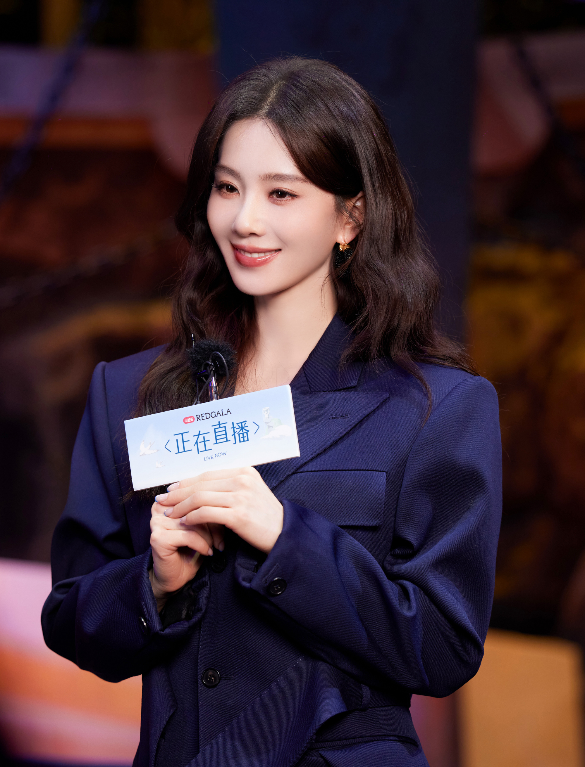 刘诗诗×RED GALA刘诗诗作为唯一春日大使出席RED GALA盛典，首套造型