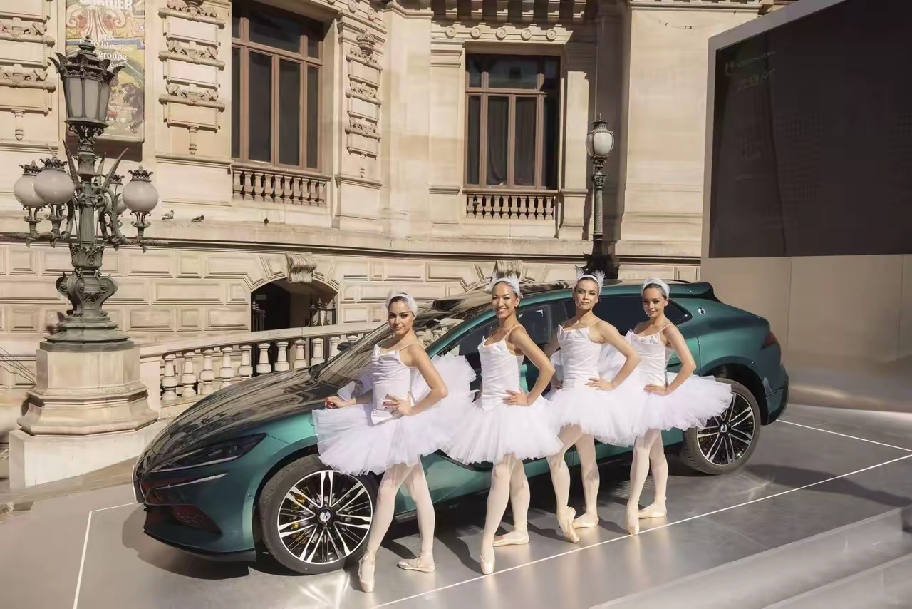 腾势携百万级豪车亮相巴黎歌剧院，好莱坞明星助阵，腾势品牌强势登陆欧洲！近日，腾势