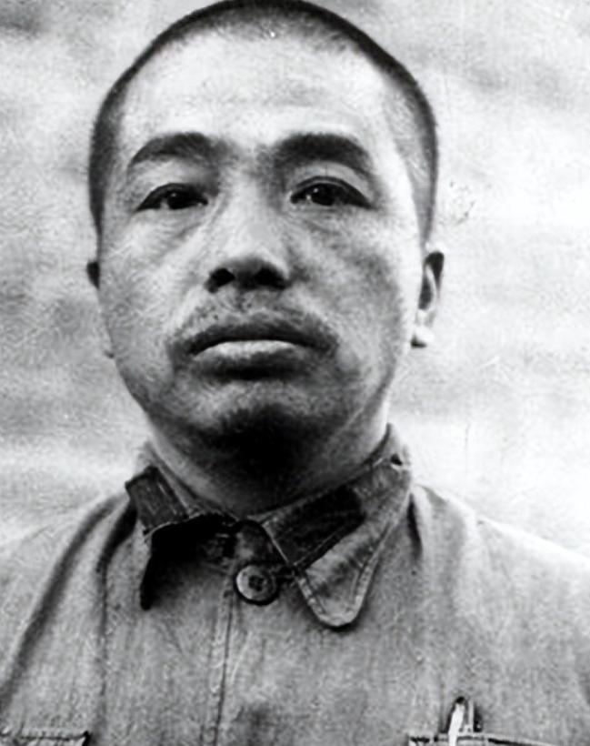 1935年，红军过草地，彭德怀含泪将重伤的外甥留在藏民家，留下250块大洋作为答