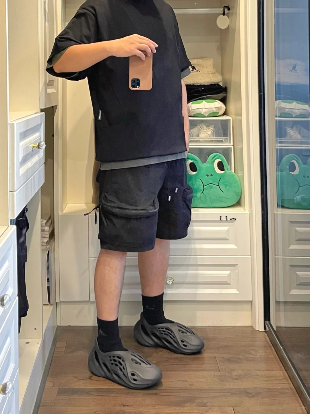 工装短裤｜洞洞鞋穿搭