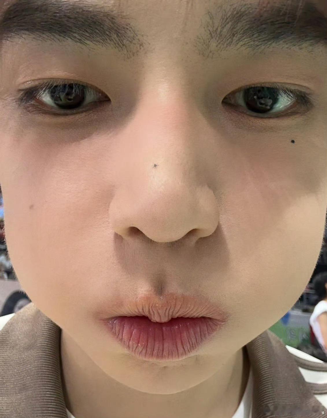 章昊怼脸照章昊公开怼脸照章昊公开怼脸照，好萌，[色][色] ​​​