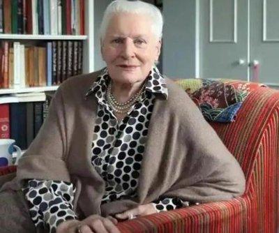 英国百岁女编辑戴安娜・阿西尔，一针见血地指出：“从身体角度来看，男人实施了性行为