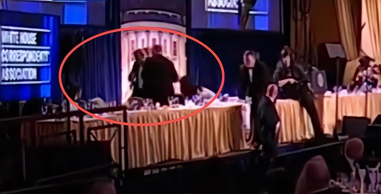 出大事了！当地时间4月25日，美国白宫记者协会晚宴突发枪击事件，枪手在华盛顿希尔