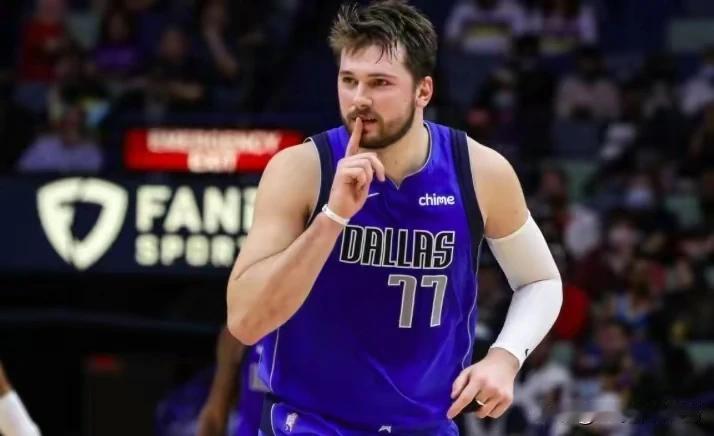 特雷杨3D球员水准葬送附加赛，更见独行侠管理层的眼光独到，东契奇才是真正的超巨。