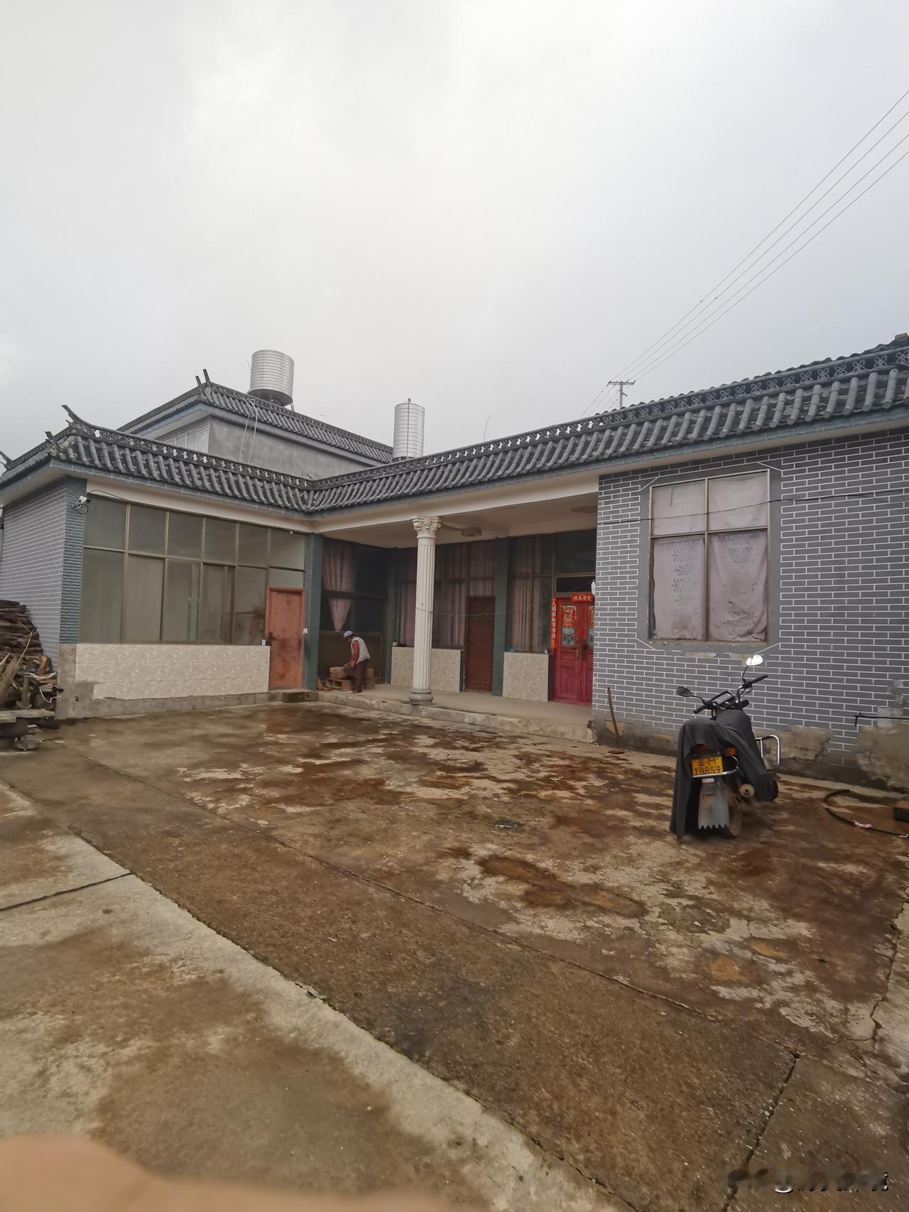 新农村建设欣欣向荣

二十年前，也就是2006年，到过昌宁县更戛镇昌蒲塘村民小组
