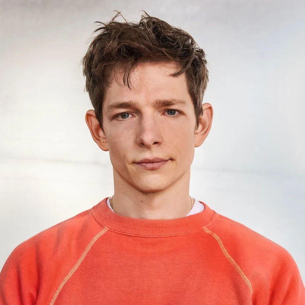 当被问及下一个项目时，美国男演员 Mike Faist（迈克·法斯特）平静地说：