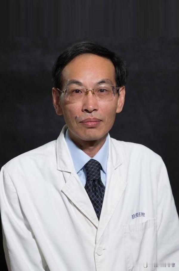 国内间质性肺疾病领域顶尖专家、南京鼓楼医院著名呼吸病学专家——蔡后荣教授，正式受