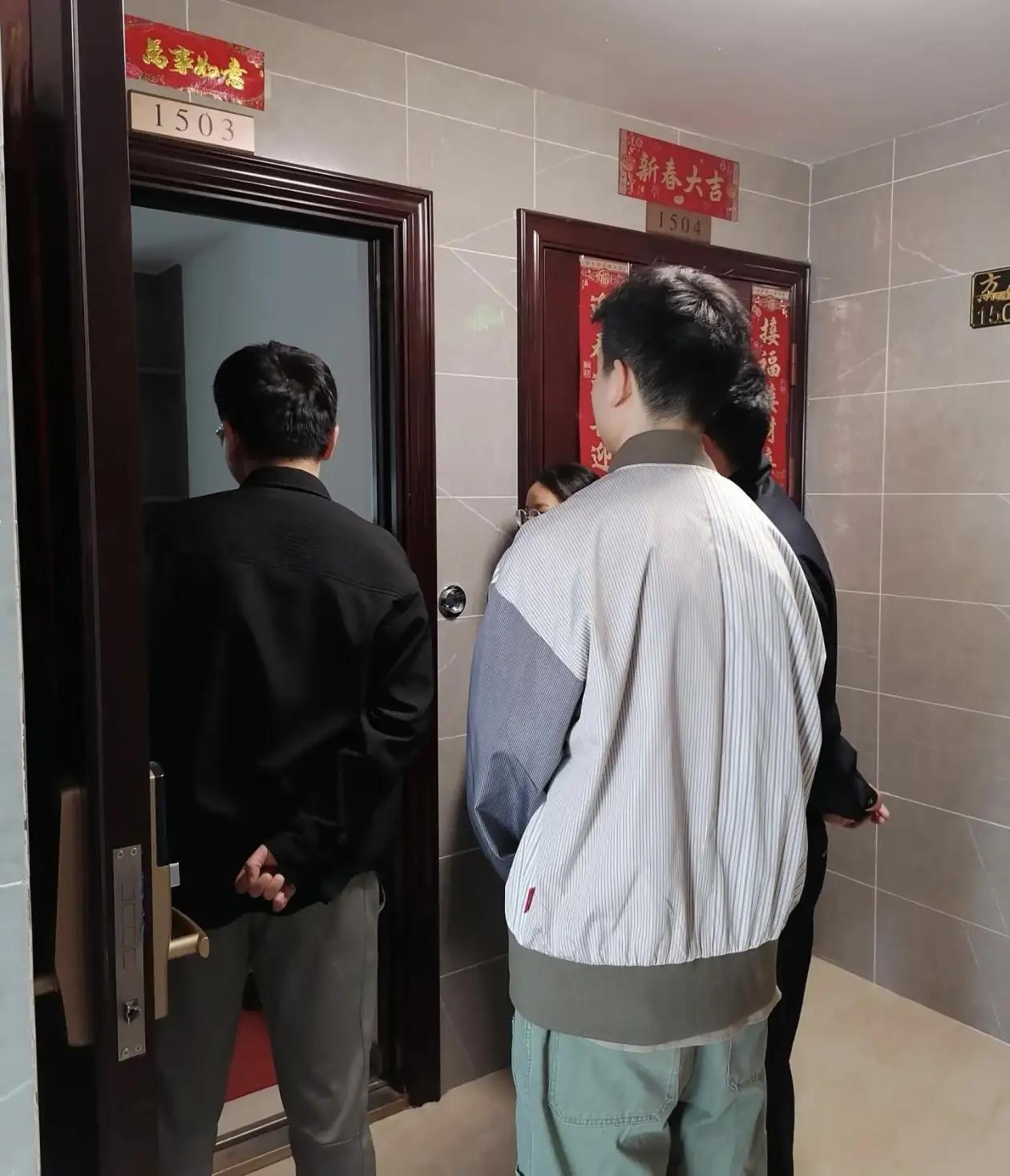 实在是忍无可忍了！每天晚上十点钟一过，本该是休息的时间，却变成了噪音的世界。楼上