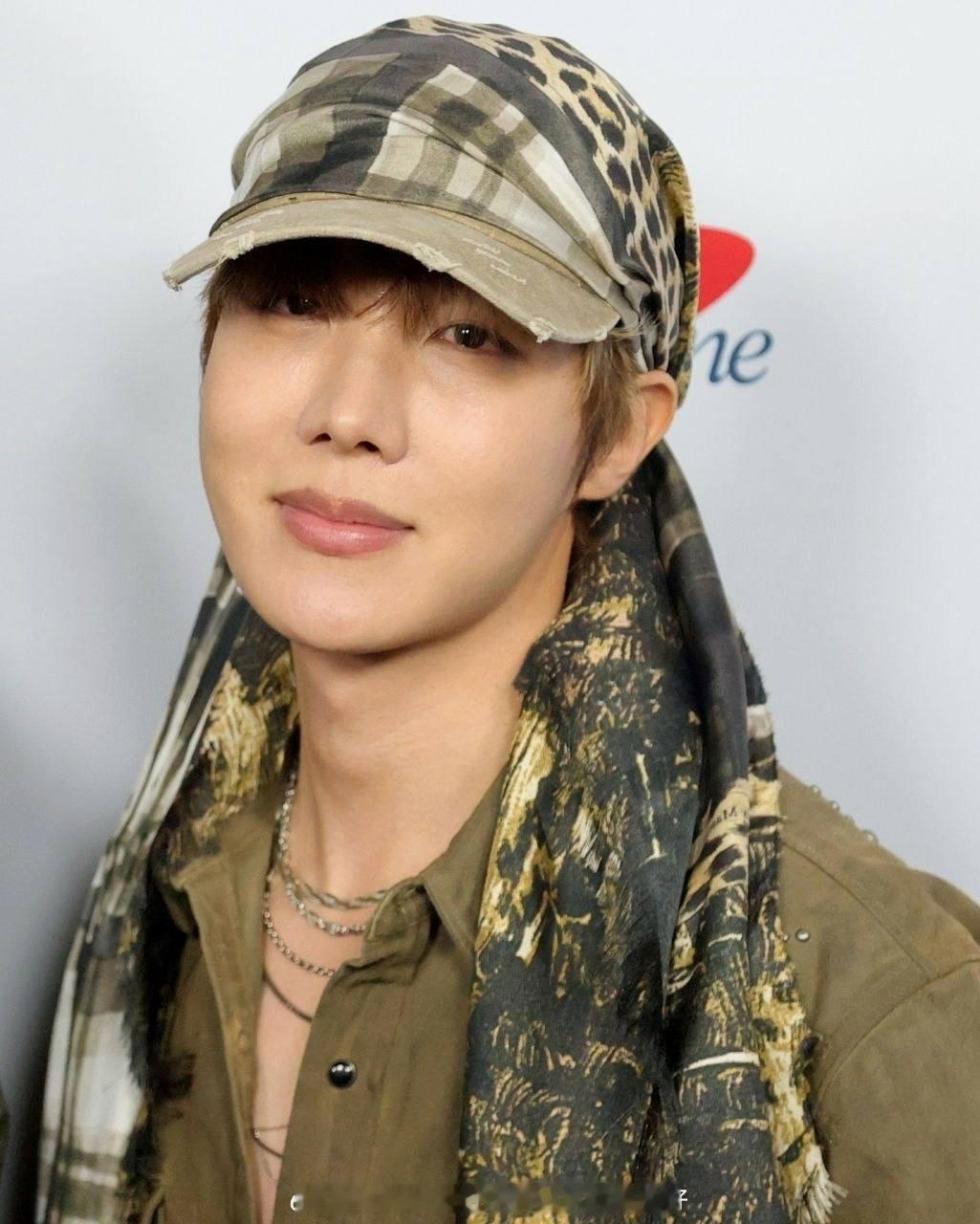 BTS金南俊、金硕珍、朴智旻、田柾国、金泰亨、闵玧其、郑号锡iHeart Rad