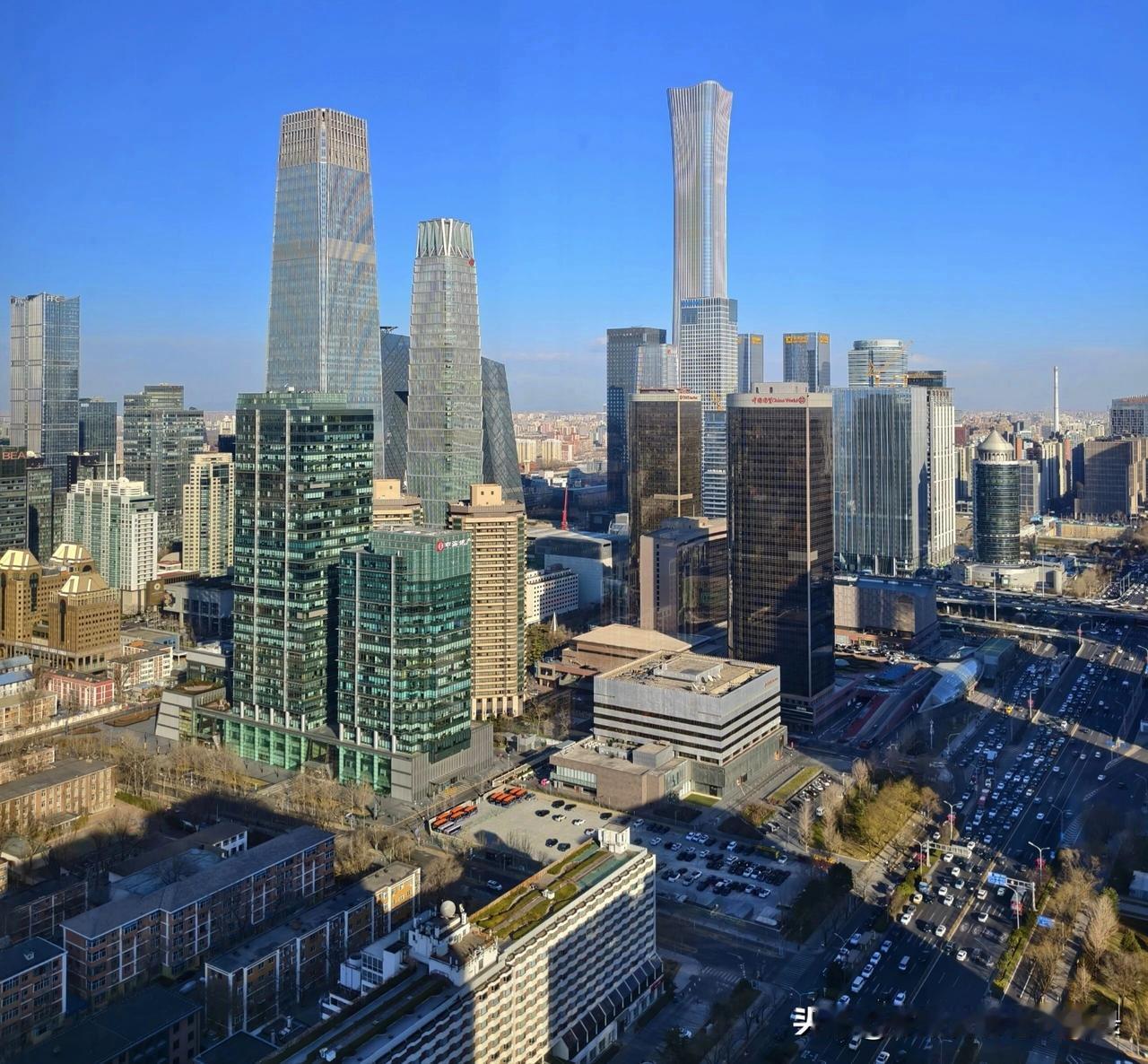 看看北京的“常态蓝”，这在10年前曾是奢望，可见北京近10年的雾霾治理成效有多显