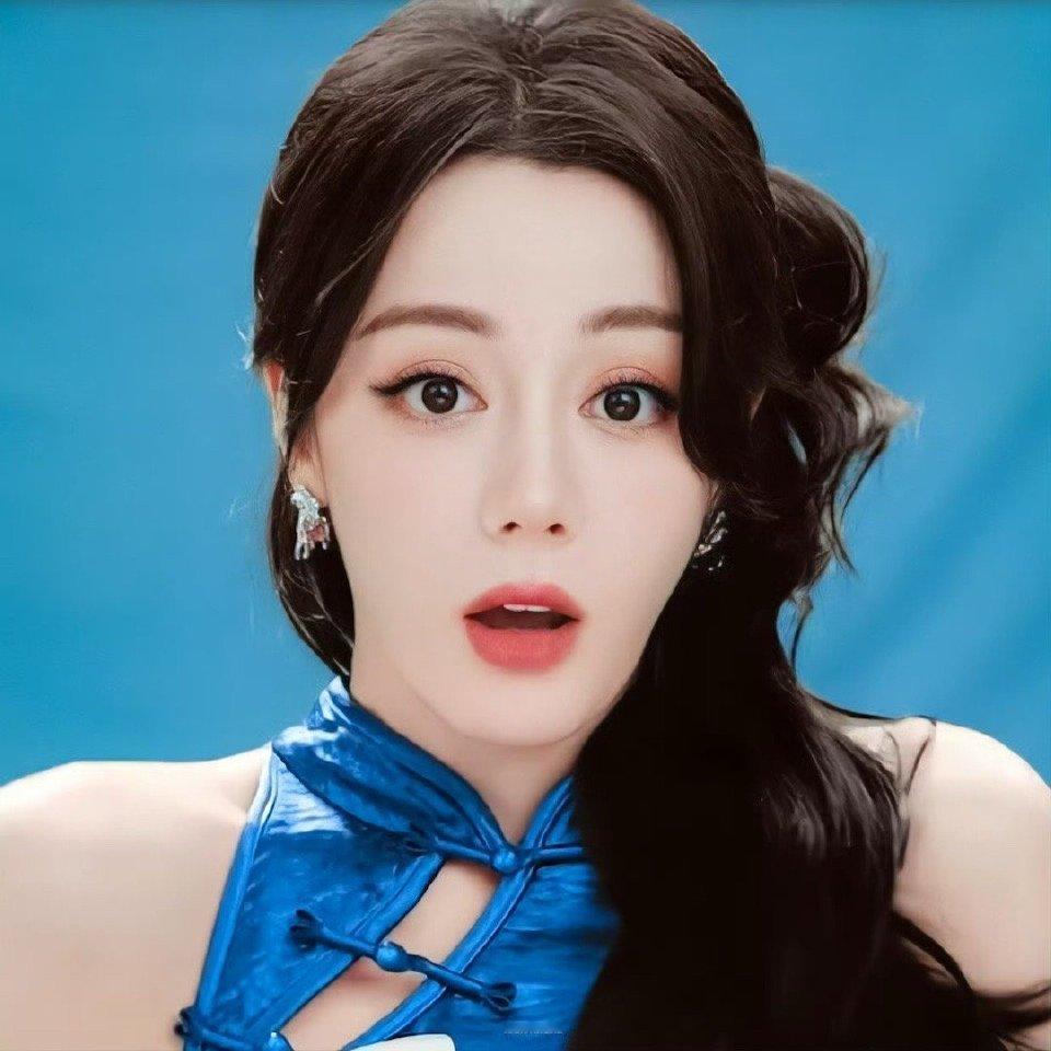 迪丽热巴给迪丽热巴的新年心意  「爱丽丝的画室」营业中 𝓨𝓸𝓾𝓵𝓲𝓼