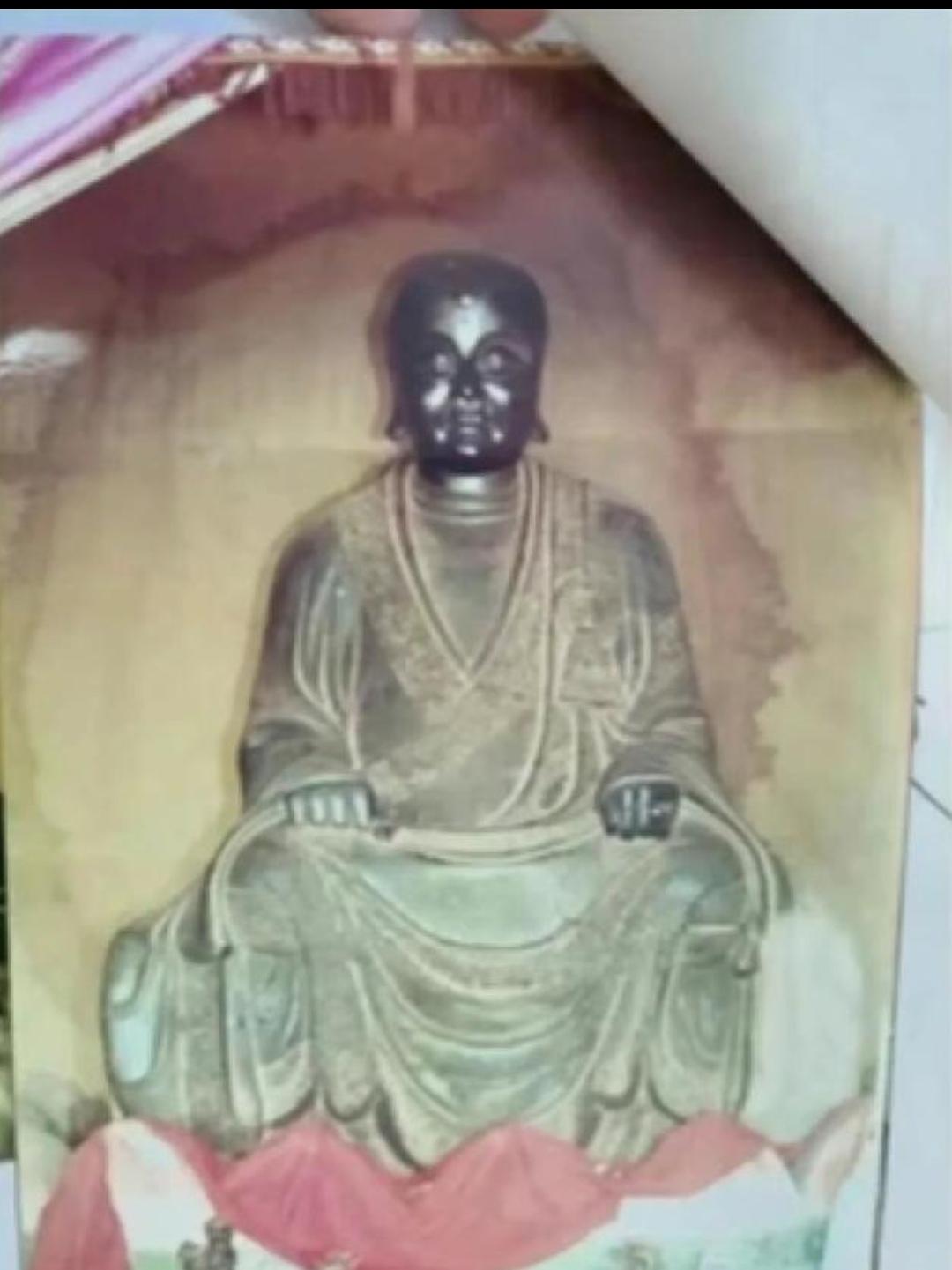 由于观复愽物馆展出佛像与海南失踪佛像高度相似，有关部门派出力量介入调查，时间至今