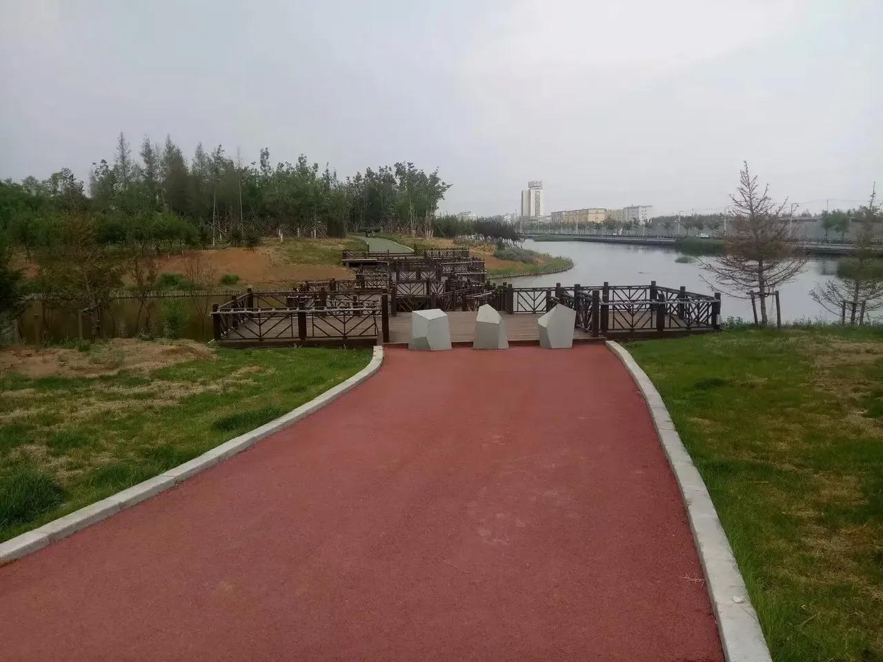 作为一个男人，你不要畏畏缩缩，
给人一种抗不住事的感觉。要项天立地。说话做事干脆