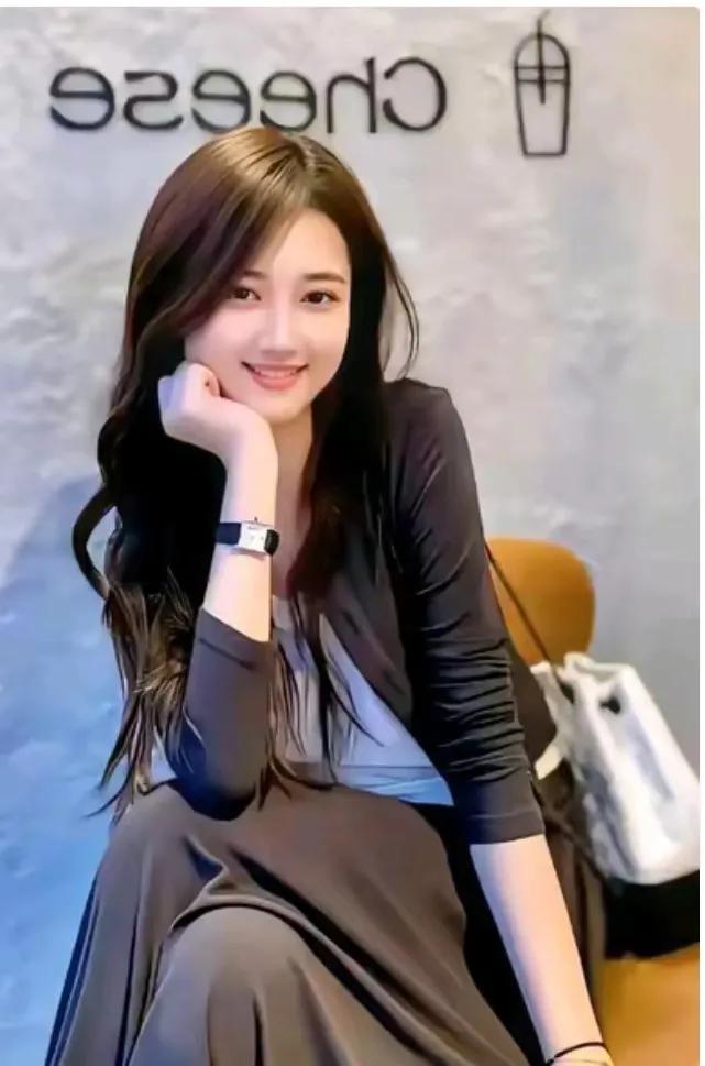 我曾无数次在夜深人静时怀疑自己，担心这辈子都可能无法步入婚姻的殿堂。相亲无数，却