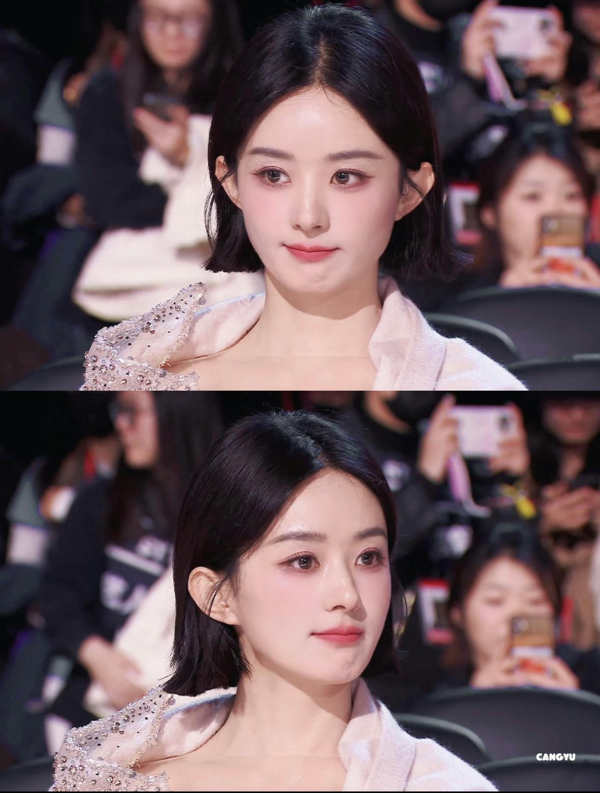 赵丽颖同学晒合照，曾经的颖宝无忧无虑，现在也变成闪闪发光的大明星了！回忆是场温柔