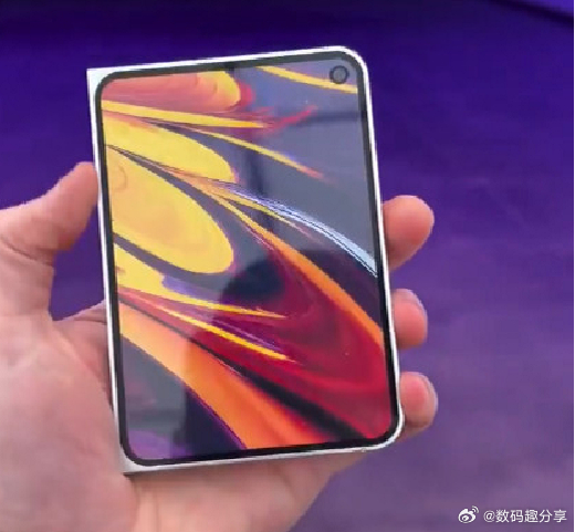 国产屏终于出息了！曝iPhoneUltra无痕技术和OPPO类似说到折叠屏其实最