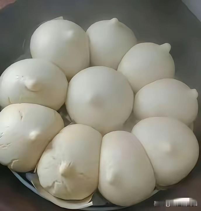 哈哈，突发奇问，蒸这馒头的人是男？是女？展开想象，此创意来自何处？或者制作时作者