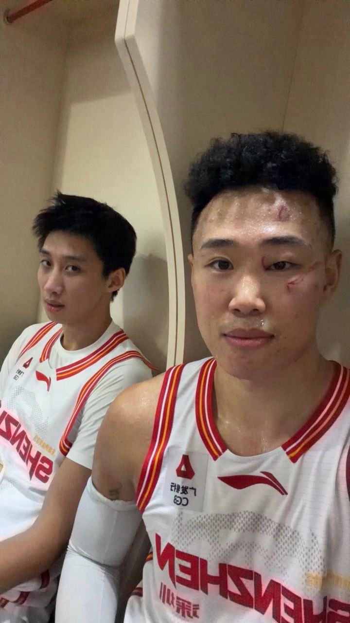 我去，贺希宁这咋搞的 cba