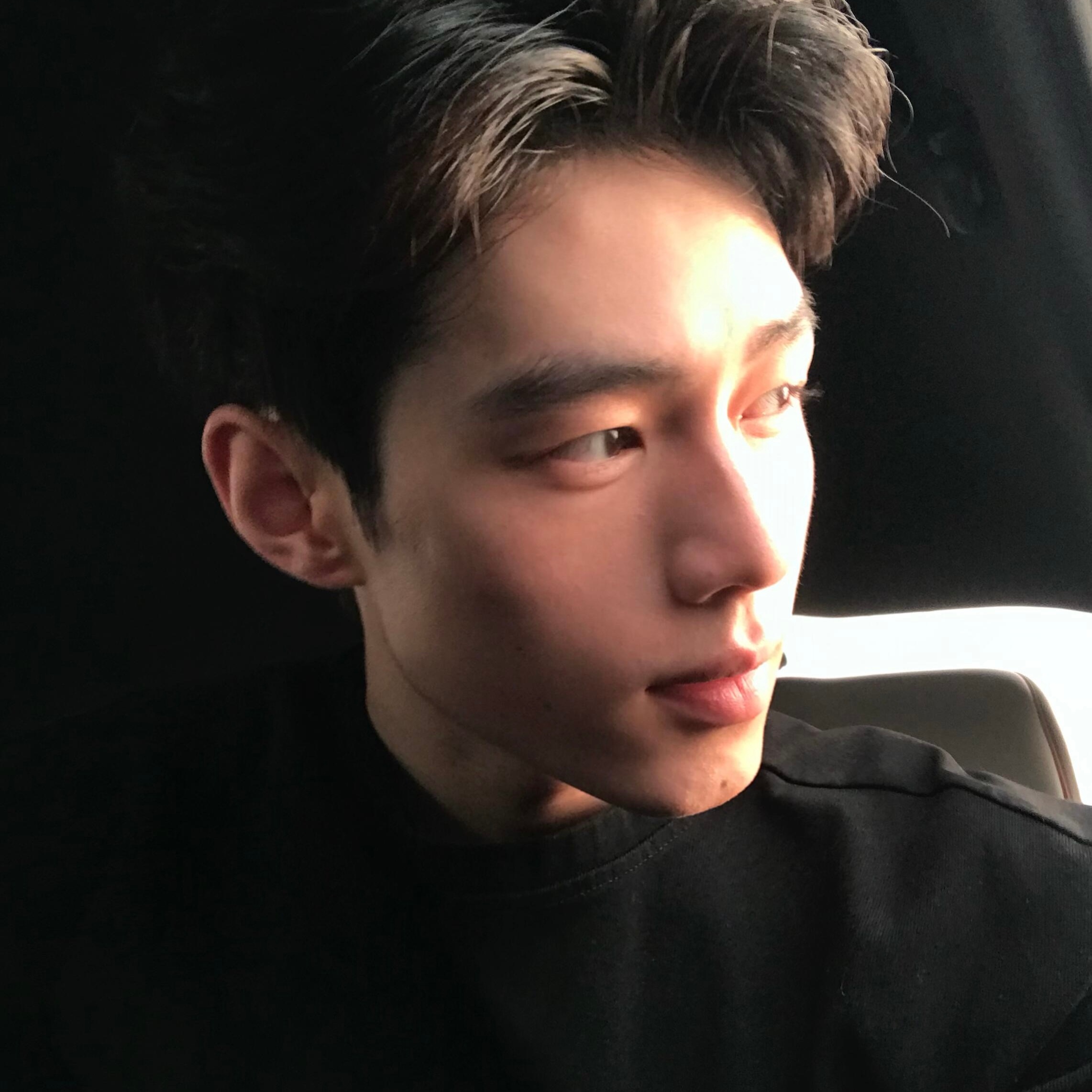 ⭑. 男头 