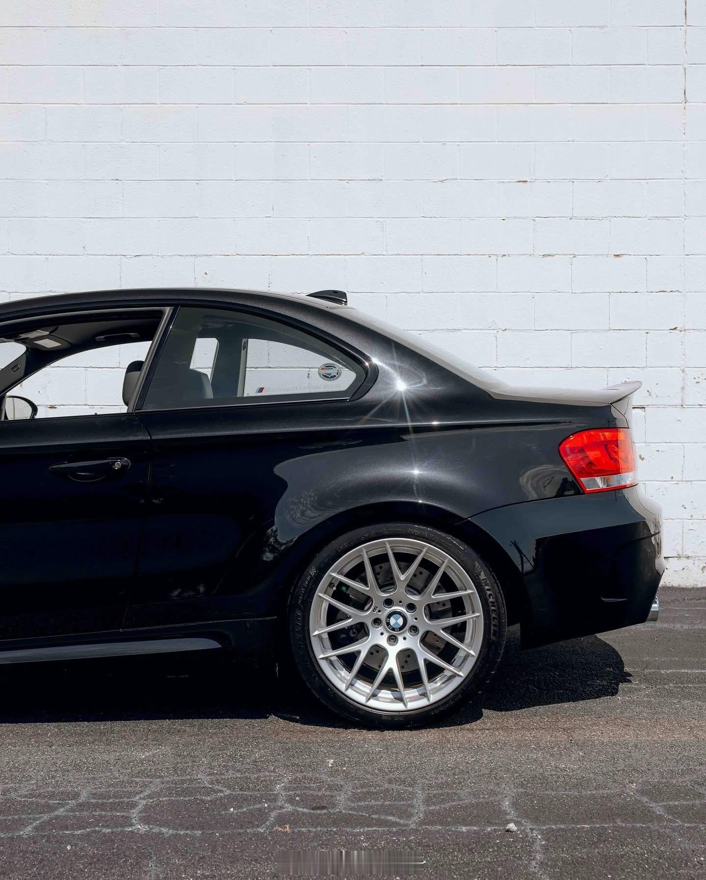小神车😼😼😼后驱+3.0T+手动挡BMW的精髓都凑齐了🖤🖤🖤宝马1M