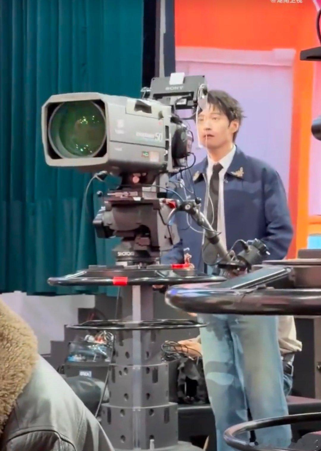 魏大勋来hi6又开始整活了你好星期六魏大勋你好星期六整活不停，变身临时摄影师上线