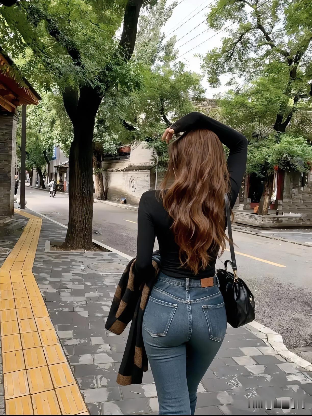 一位社会学家说：“如今在普通家庭里，儿子一旦结婚，父母就像被抄家一样，几十年的积