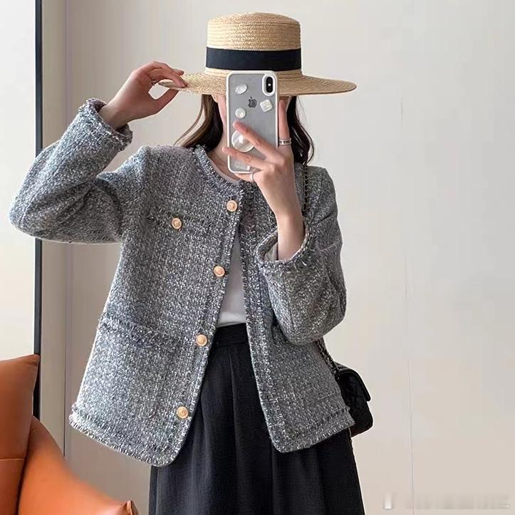 #杭杭好物#店里新上了一盘设计师款的女装~这次的设计师款女装，款不多，但类型比较