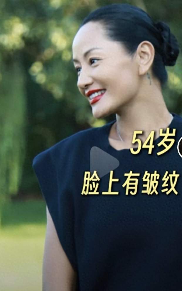 不再抗拒变老｜瞿颖的白发，是女性最珍贵的底气
