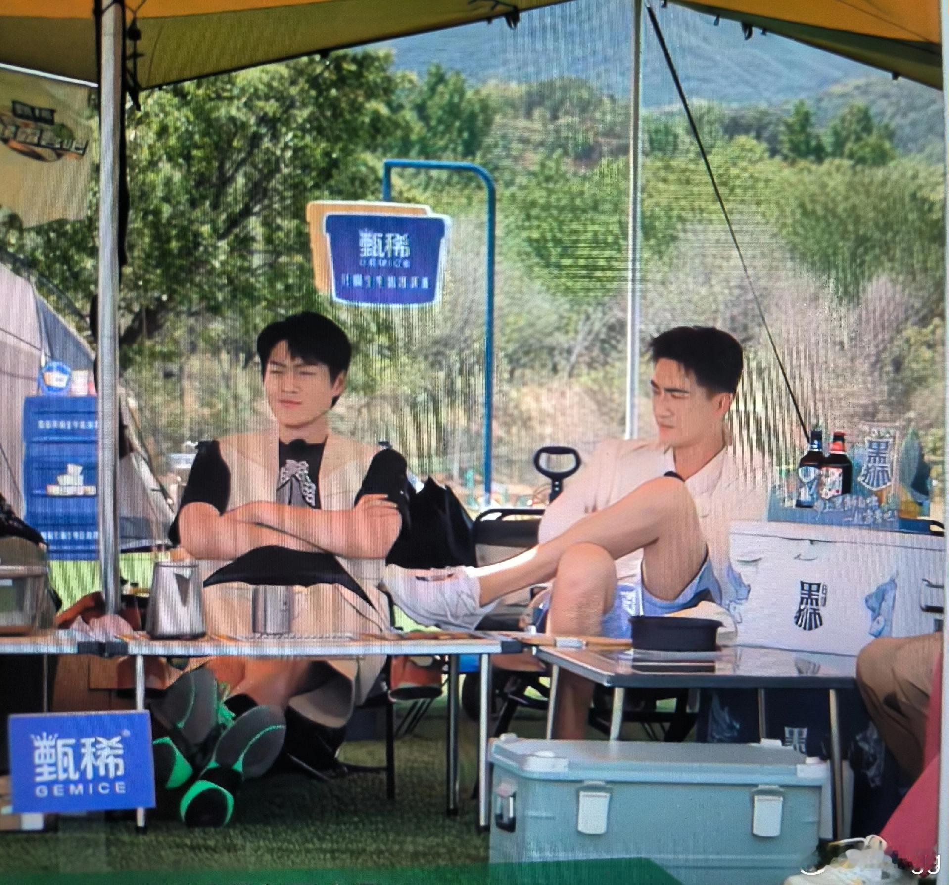 这腿 啊啊啊啊。谁懂啊家人们🤤🤩 #林更新# ​​​