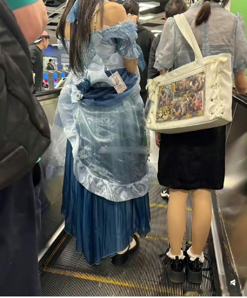 吊牌不摘是打算穿完退吗？为什么有人会穿的一身汗味再退掉呢 ​​​