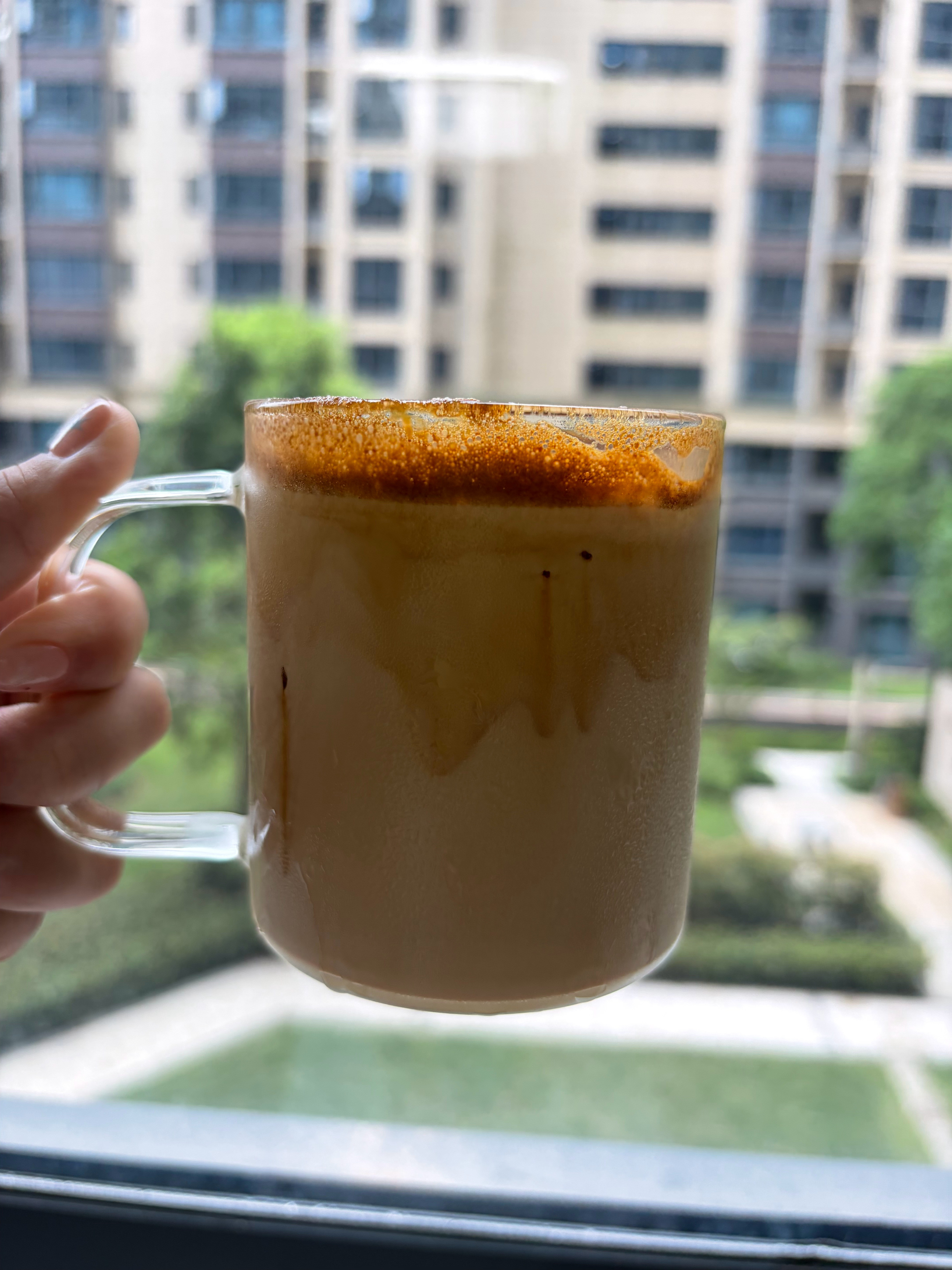 喝咖啡时建议加杯奶每天给自己做一杯生椰拿铁，咖啡真的太容易上瘾 
