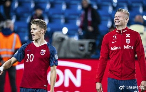 003 国际赛 挪威VS瑞士足球         挪威和瑞士两队都是杀入了世界杯