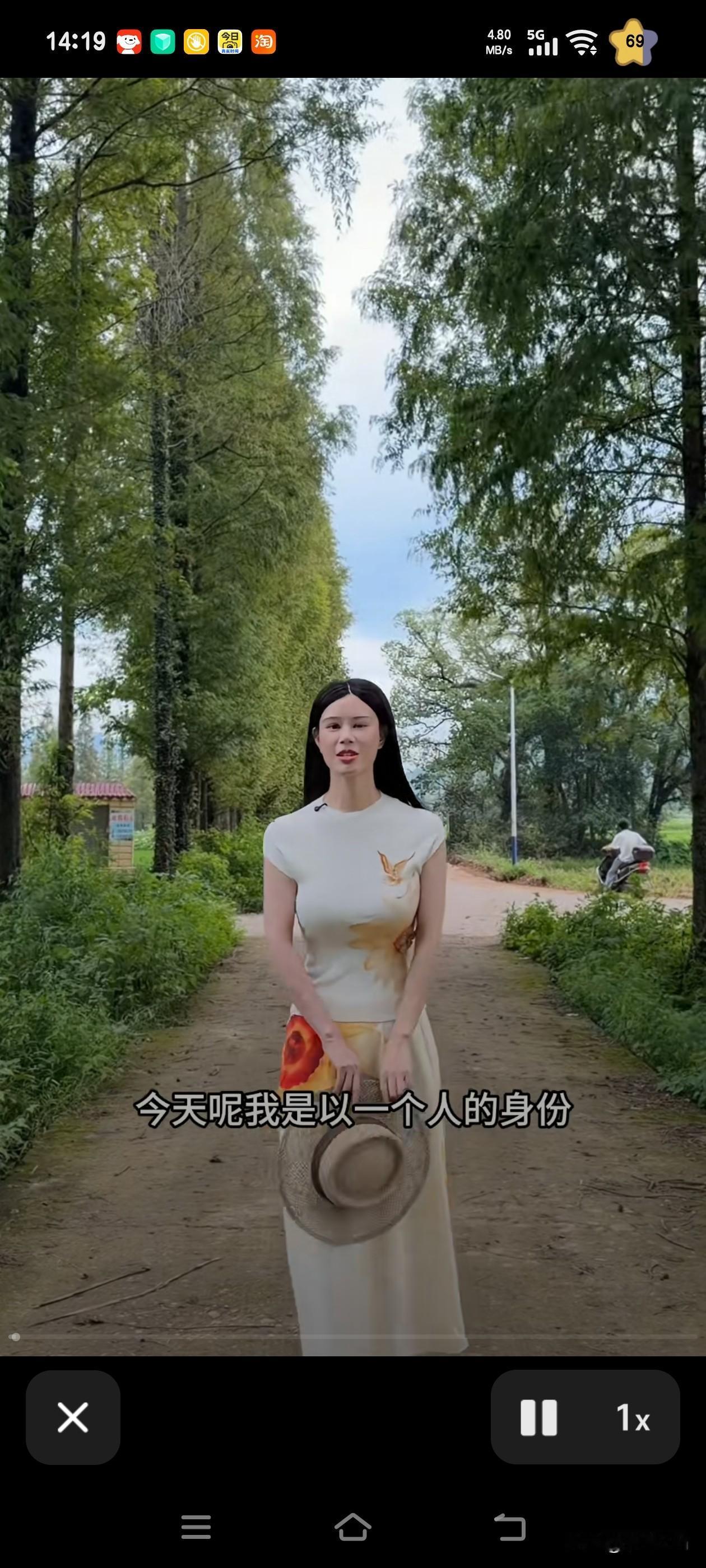 阿豪与蓉儿昨日找到大表哥，就车子和金镯子的处理问题进行了商议。大表哥称，金镯子会