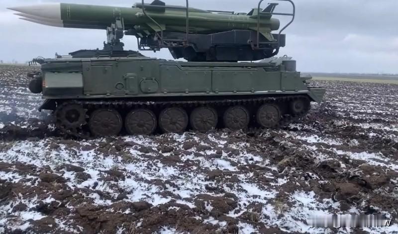 2K-12“库布”防空导弹是苏联军事工业在上世纪六十年代初期开发的，尽管这种武器