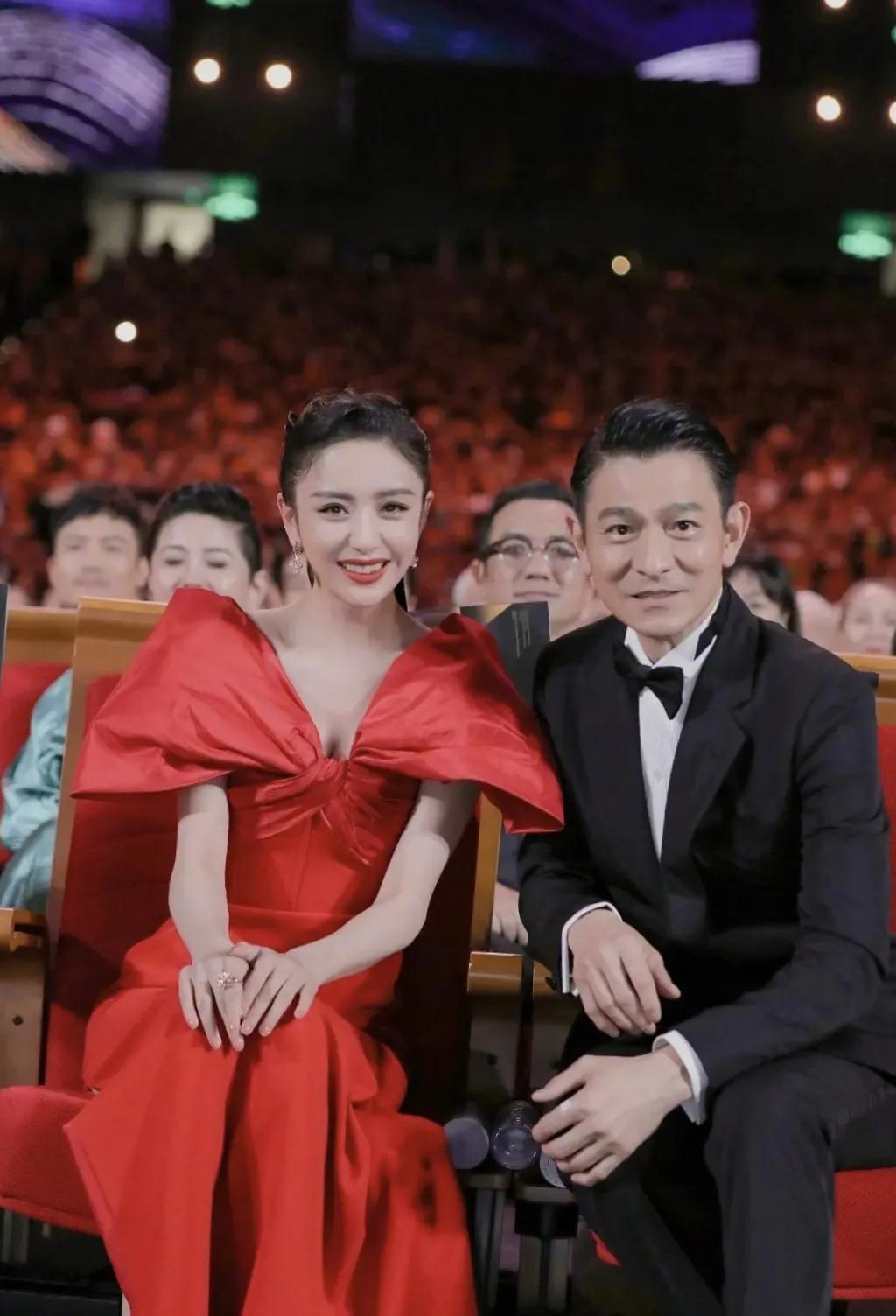刘德华 黎明 郭富城谁最帅

一个比颜值的话题就是伪命题 。说他们三个谁最帅，我