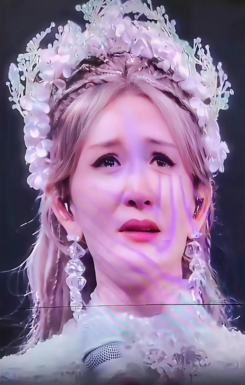 谢娜在演唱会上也太幸福了吧！
请来了自己学生时代最喜欢明星林志颖。
还有自己最好