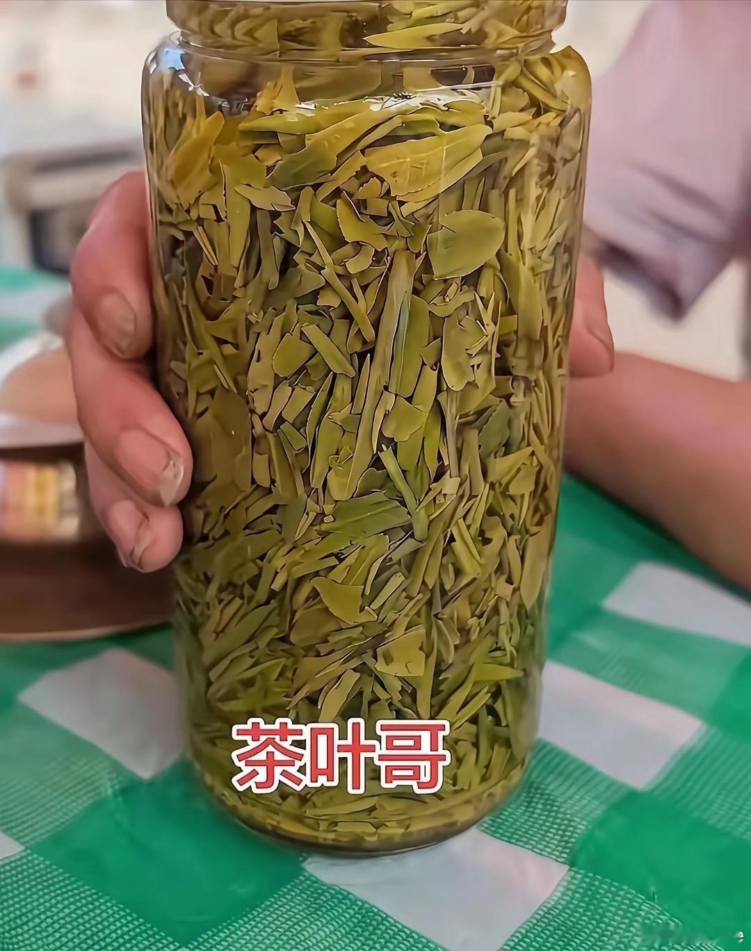 不愧为茶叶哥，这样喝茶叶的有几个？ 