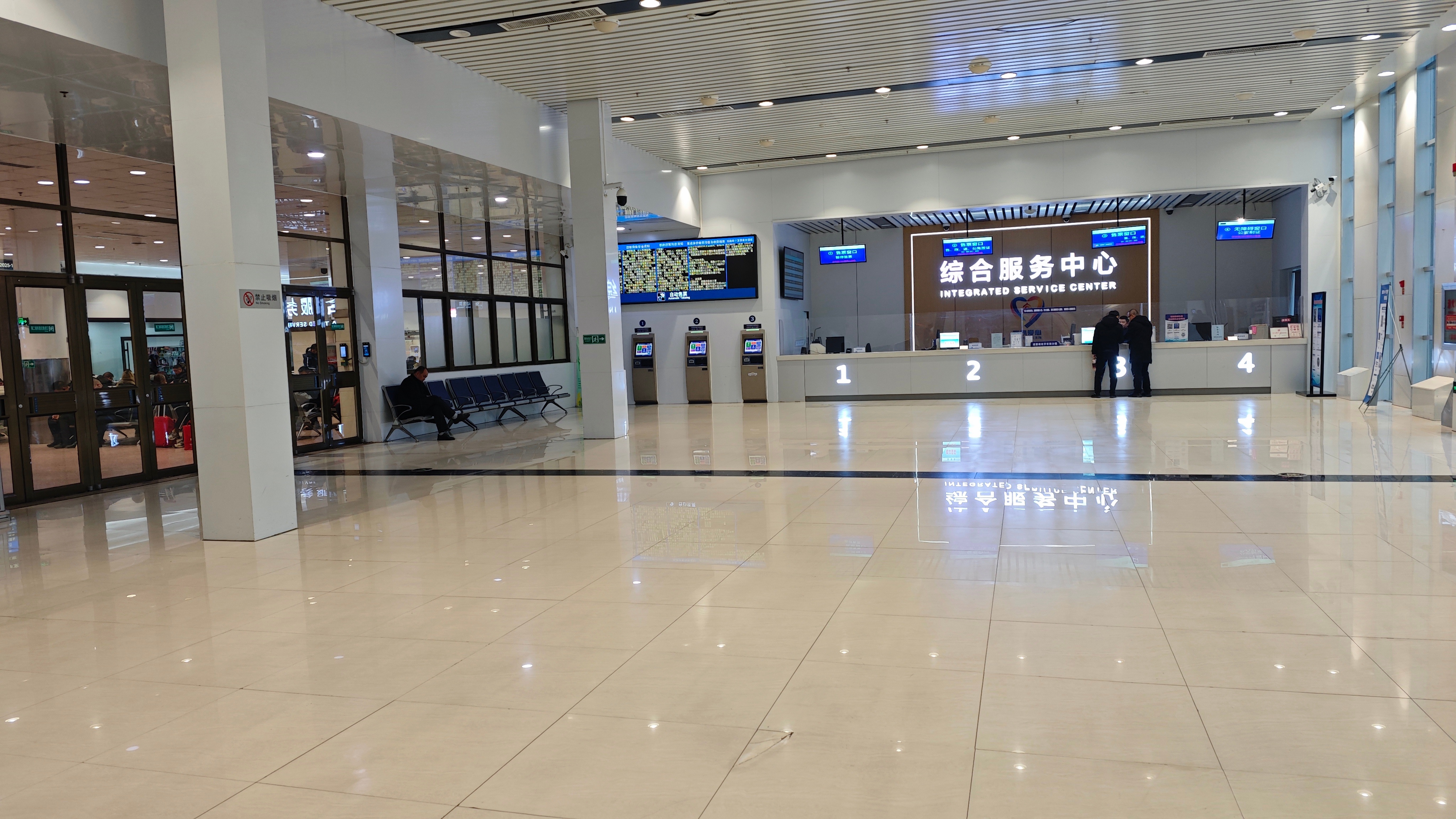 不接受驾驶辅助，不接受电动车，这个群体非常大，他们认为世界是一成不变的。大家可以