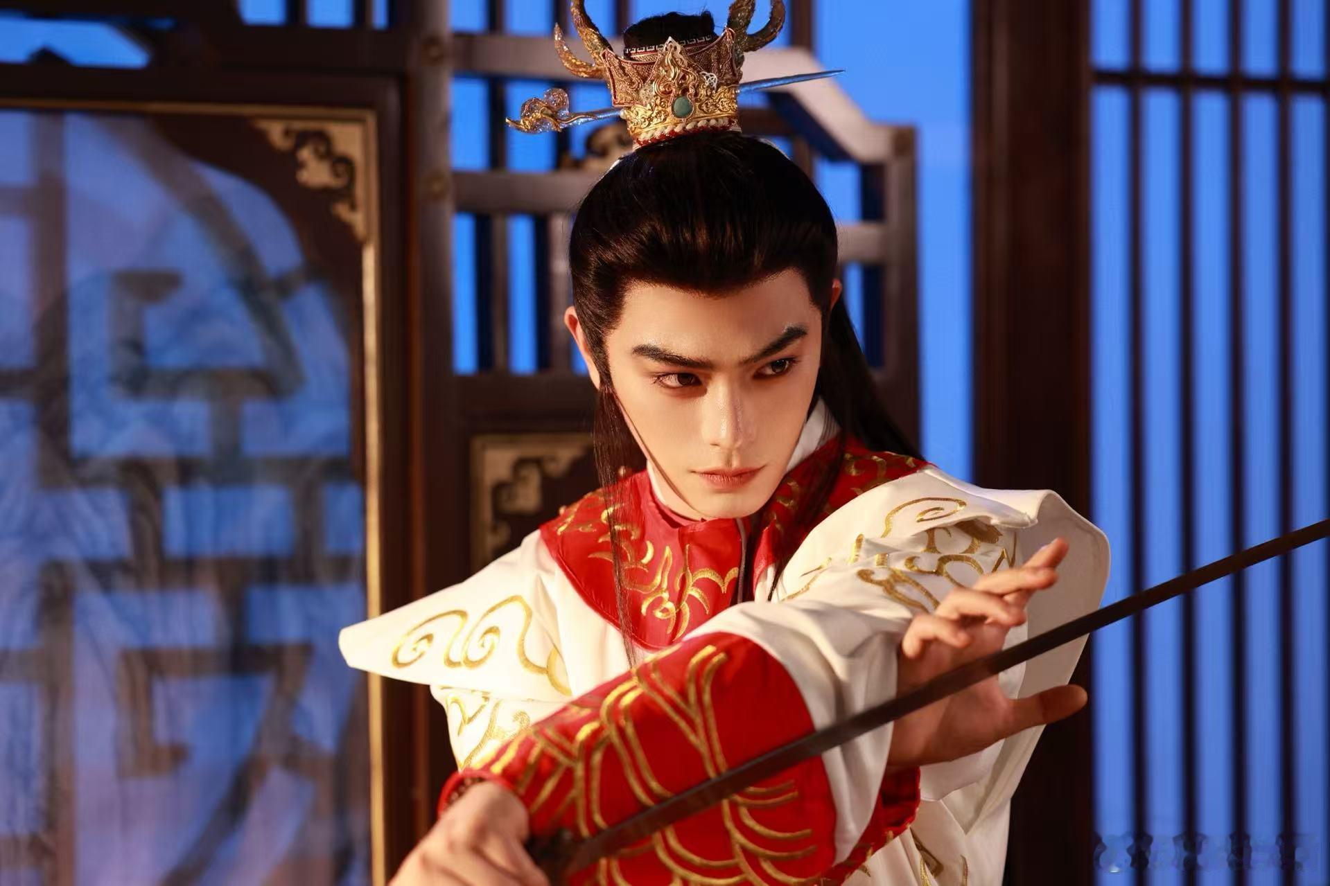 丁禹兮cos白龙马好帅 丁禹兮把白龙马的潇洒与贵气演活了，颜值与气质双在线，这才