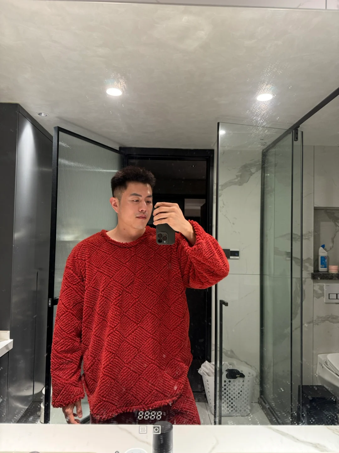 最近的红色从头到脚！