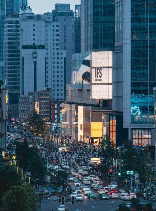 “北上广深杭”，这五个字曾是无数年轻人心中“梦想”的代名词。但近年来，“逃离一线