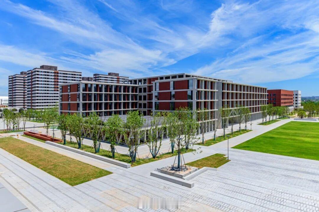 【湖大长沙科创港校区将迎来第一批师生】湖南大学科创港校区将迎来第一批师生，见证文